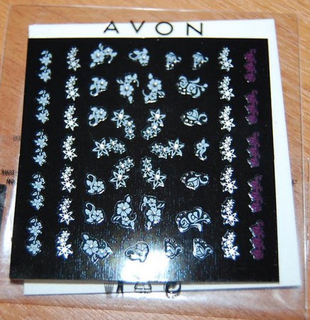 Набор украшений для ногтей от AVON.